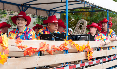 Optimists Alumni (Grape Festival, 2019)
Photo by Eric McConachie
Keywords: 2019