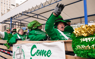 Mike, Liz, Heather and Rick, Optimists Alumni (Toronto St Pat's Parade, 2019)
Photo by Eric McConachie
Keywords: 2019