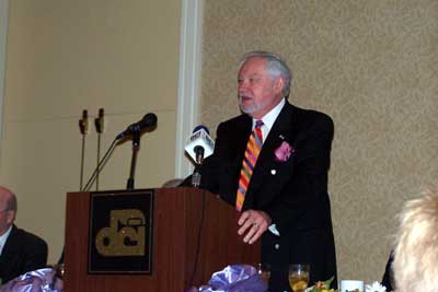 Henry Beben introduces Barry Bell (2006)
Henry Beben introduces Barry Bell when Barry was inducted into the Drum Corps Hall of Fame.

Photo by Dave Wilson
Keywords: 2006