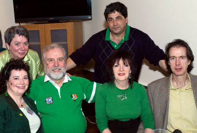 Sue & Brian Hogan, Paula MacDonald & Terry Doulton; back: Joanne & Lou Volpe (Wearing of the Green, 2012)
Photo by David Johns
Keywords: 2012