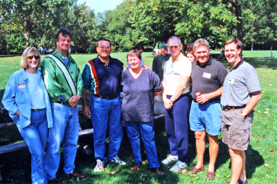 (L-R): Robyn & John Rood,  Randy & Rita Cochrane, Mike Hennebury, Bob Cook, Ray Skyvington (1998)
Photo by Frans Rood
Keywords: 1998