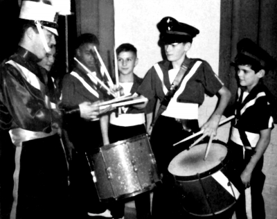 Ronn Prokop with drummers from the Bantams (circa 1961)
From Green Capsule Comments
Keywords: 1961