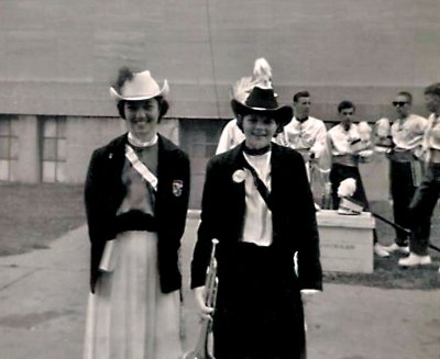 Bonnie Lesky & ?, St Johns
Photo by Maureen Bell
