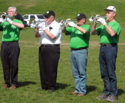 L-R: Gord Brown, John Shearer, Terry Sweeney, Rick Lang: Rehearsing (Simcoe, 2008)
Photo by Doug Smith
Keywords: 2008