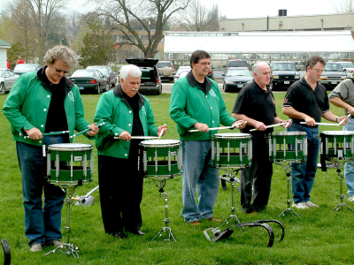 Optimists Alumni drummers rehearsing (Simcoe, 2006)
Photo by Frans Rood
Keywords: 2006