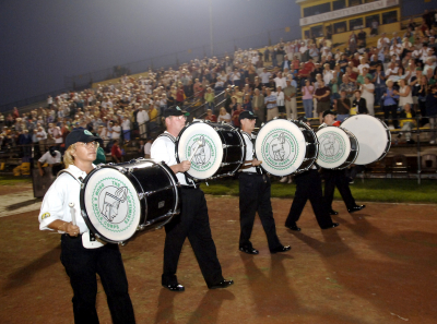 Optimists Alumni Bass Drums (Waterloo, 2006)
Photo by Peter McCusker
Keywords: 2006