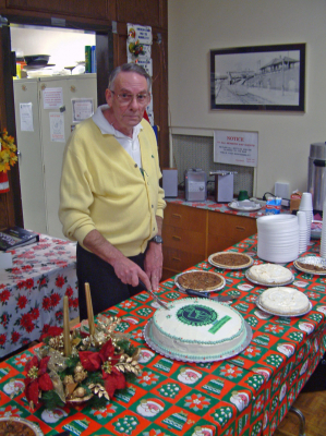 Dick Brown (Christmas 2005)
Photo by Frank Rood
Keywords: 2005