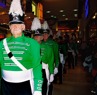 Optimists Alumni (Yorkdale Santa Claus Parade, 2007)
Photo by Eric McConachie
Keywords: 2007