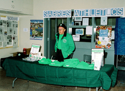 Clare Reid selling promo stuff (Simcoe 2007)
Photo by Eric McConachie
Keywords: 2007