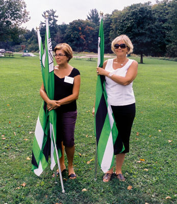 Debbie Bruce and Susan Roberts (Reunion 2008)
Photo by Eric McConachie
Keywords: 2008
