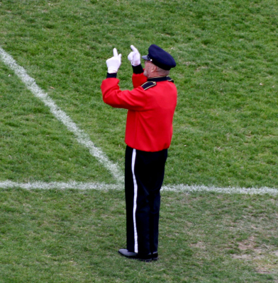 Barry Bell conducting Toronto Signals, Waterloo (2007)
Photo by Marcel Smolinski
Keywords: 2007