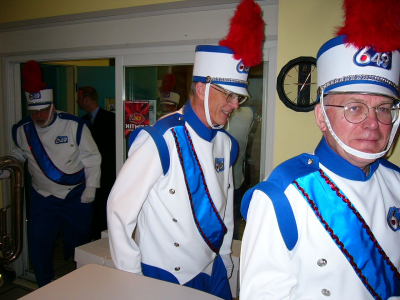 Len Perrin and Warren Mills, Optimists Alumni dressed for Lotto 6/49 promo (2004)
Keywords: 2004