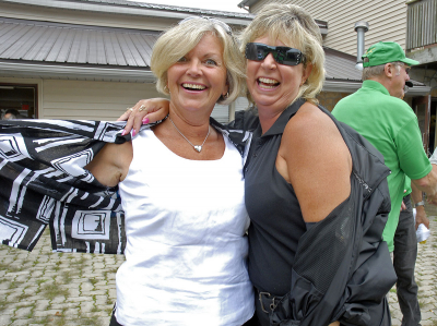 Susan Roberts and Glenda Tokiwa (Reunion 2008)
Photo by Peter McCusker
Keywords: 2008
