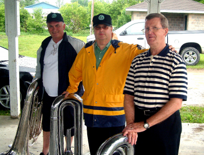 3 of our contras (L-R: Ted Wilson, Rick Robida, Mel Dey) (2006)
photo by Frans Rood
Keywords: 2006