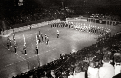 Toronto Optimists at an indoor show (Kitchener, 1963)
Photo by Don Daber
Keywords: 1963