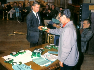 Glen Durish receives his Christmas gift (Christmas, 1960)
Photo by Don Daber
Keywords: 1960