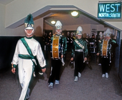 Ivor Bramley, Guard Captian, and the Toronto Optimists (Maple Leaf Gardens, Ice Follies, 1962)
Photo by Don Daber
Keywords: 1962