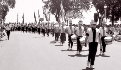 Toronto Optimists wearing summer parade tops (Racine, WI, 1964)
Photo by Don Daber
Keywords: 1964
