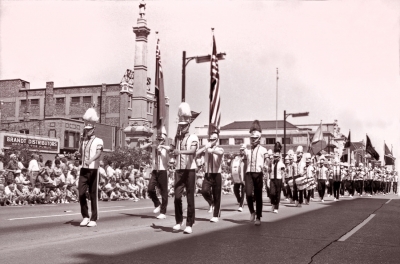 Toronto Optimists in summer parade tops (Racine, WI, 1964)
Photo by Don Daber
Keywords: 1964
