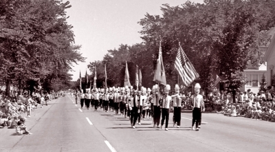 Toronto Optimists in summer parade tops (Racine, WI, 1964)
Photo by Don Daber
Keywords: 1964