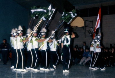 Toronto Optimists Guard wearing summer Parade Uniforms (Indoor competition, 1966)
Photo by Don Daber
Keywords: 1966