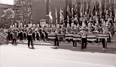 Toronto Optimists in front of St Anthony's Church (near Bloor & Dufferin, 1970)
Photo by Don Daber
Keywords: 1970