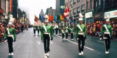 Toronto Optimists (Santa Claus Parade, Yonge St., Toronto, 1971)
Photo by Don Daber
Keywords: 1971