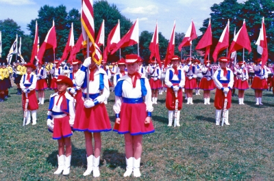 St. Ignatius Girls (Retreat, Simcoe, ON, 1978)
Photo by Eric McConachie
Keywords: 1978