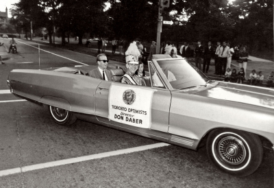 The sign says Don Daber but that's Barry Bell with his daughter, Debbie, in the back; the guy in uniform is Marc Burns (1967)
Looks like Barry Bell, his daughter, Debbie, with Marc Burns in the uniform
Keywords: 1964