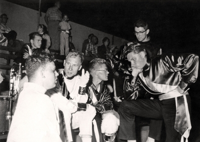 Barry Bell and the Optimists in the stands (1961)
From Colin Hedworth's photos
Keywords: 1961